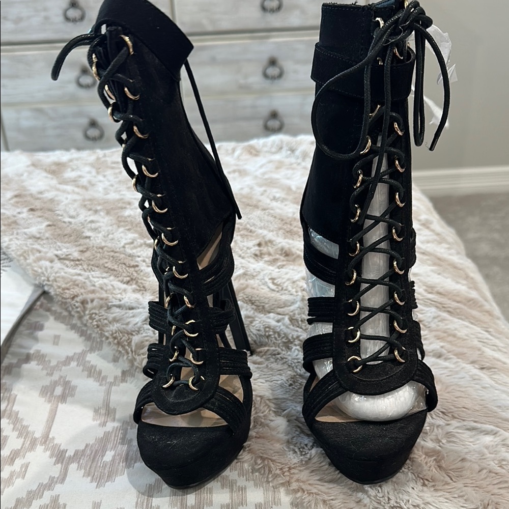 Shoe Dazzle Black Gladiator Heels with Lace-Up Design